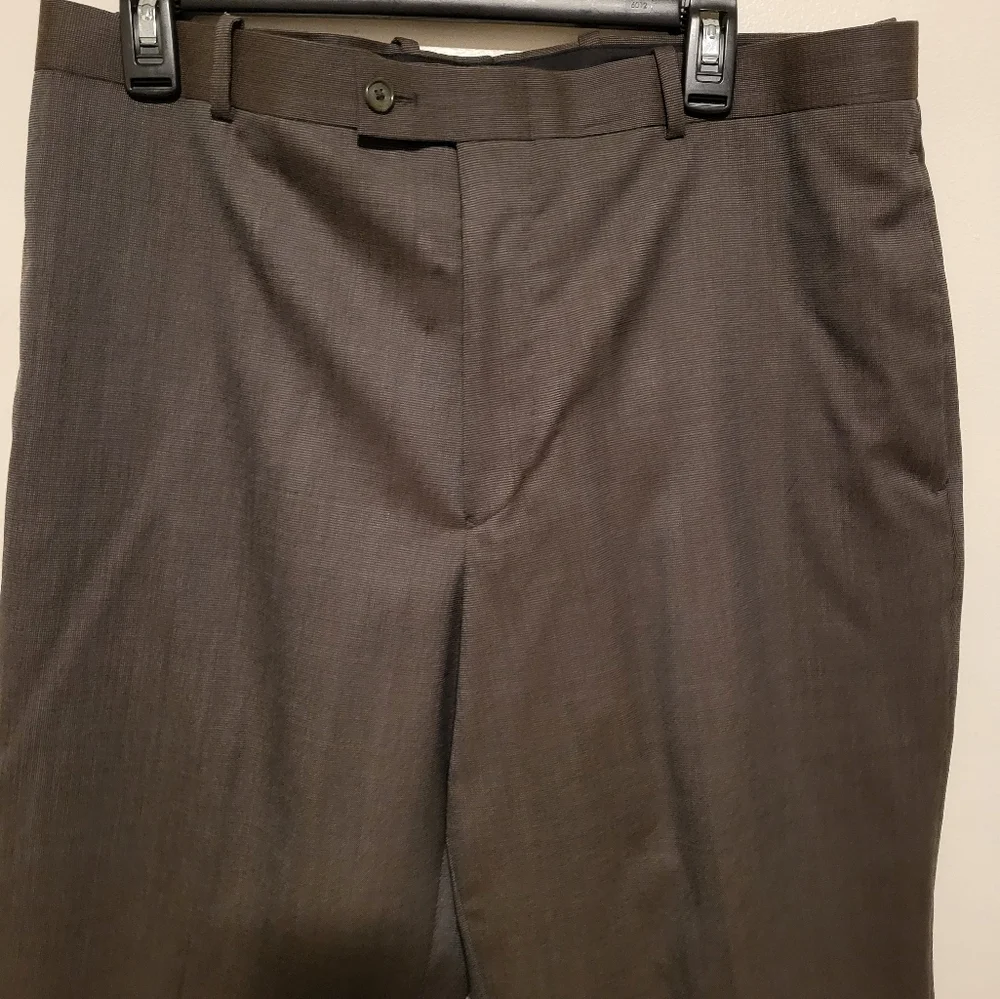 Men's Alfani Suit Separates (Size R42/36W,30L)